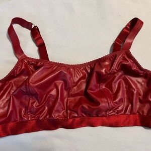 Torrid plus size 3 pleather bra